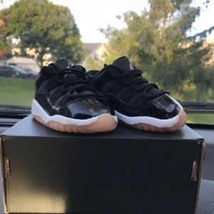 Air Jordan 11 Low GS Bleached Coral size 4c